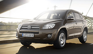 ����� Toyota RAV-4 ����������� � ������