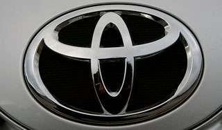 Toyota �������� 3,8 ��� ���� ��-�� �������