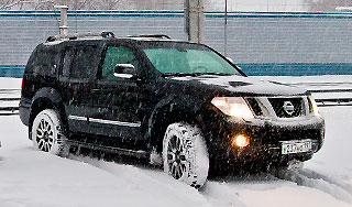 ����-�����: � Nissan Pathfinder ������� ���