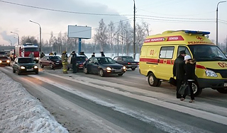 В Москве в аварии шести машин погиб человек В Москве в аварии шести машин погиб человек
