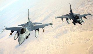 F-16 ������������� ������ �������� �����