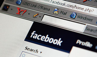 Facebook ������� � ������������ �������