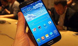 Galaxy S4 ������ ��� � ��������