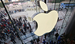 Apple �������� $24 ���� ����� ������ iPhone