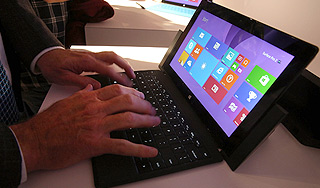 Microsoft ��������� ����� �������� Surface