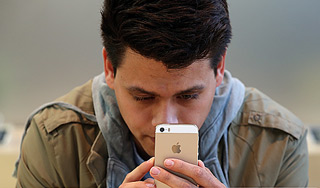 Apple ������� ���� � iPhone 5S