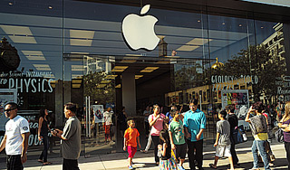 Apple �������� ������ � �������� �������