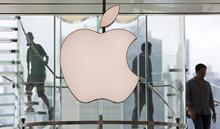Apple ������� � �������������