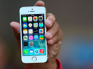 Apple ������� ������ ����������� iPhone