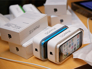 Apple ��������� ������� ������� �� iPhone
