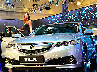 ����������� �������� Acura TLX � ������