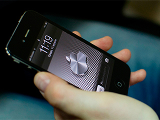 Apple �������� iPhone ������� ��������