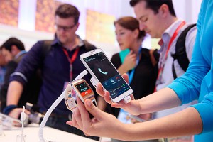 Samsung �������� �� iPhone ��� �9