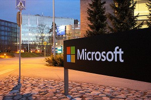 Microsoft ����� ������������ iOS �� 100 ���