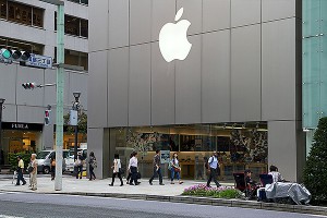 Apple ����� �������� Tesla �� $75 ����