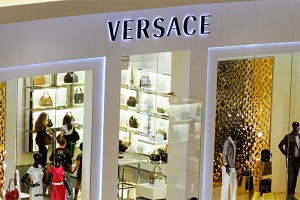 ����������� ����������� �� Versace � IPhone