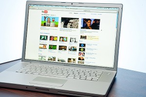 YouTube �������� ��������� ��� Google