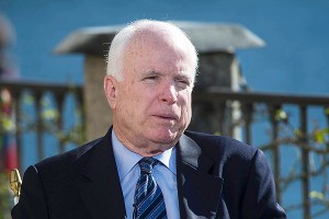 Маккейна бесит зависимость США от России Маккейна бесит зависимость США от России