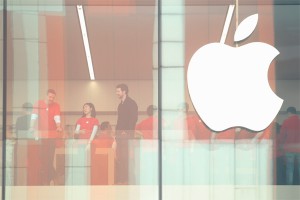 Apple �������� ��� ����� ������ iPhone
