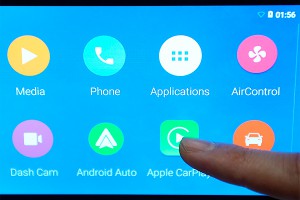 Apple CarPlay ����� �������� � ������