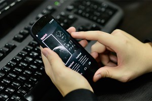���� �� YotaPhone 2 ���������� �������