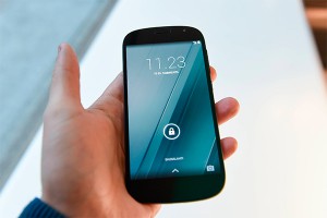 ����������� �������� ��� YotaPhone 2