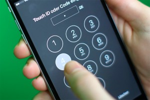 ��� �������� iPhone ��� ������ Apple
