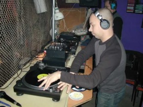 DJ ������